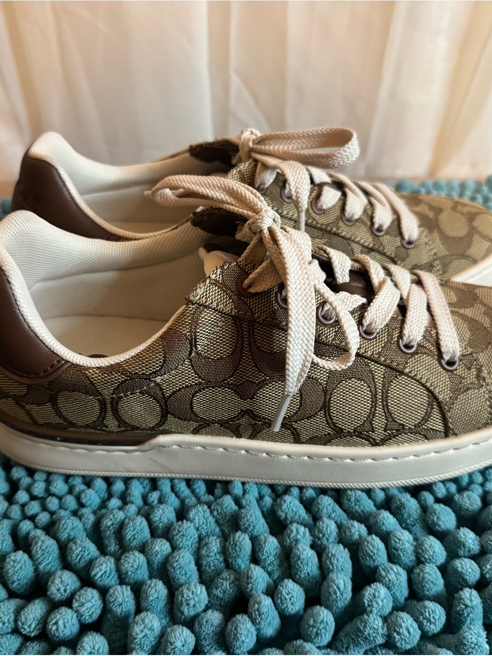 Coach G4967 Signature Canvas Clip Sneakers Size 7B